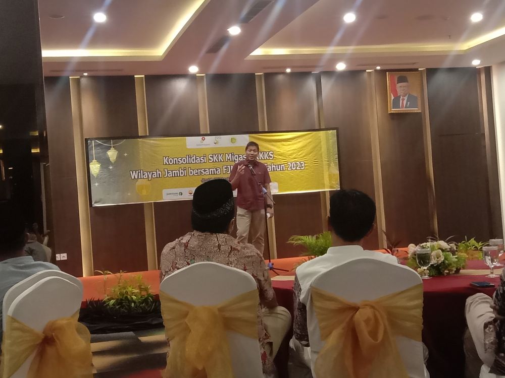 Kepala Perwakilan SKK Migas Sumatera Bagian Selatan, Anggono Mahendrawan...
