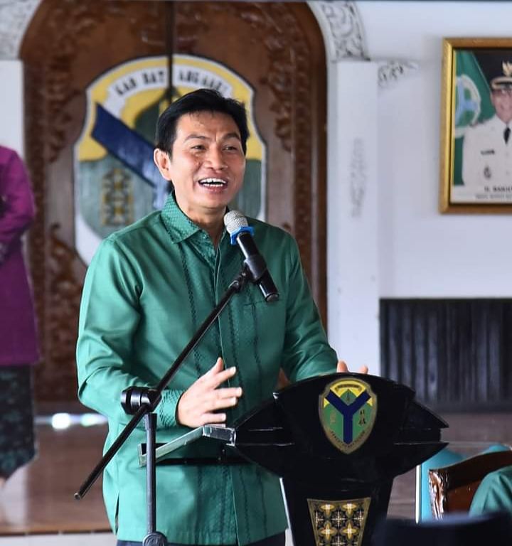 Bupati Batanghari, Muhammad Fadhil Arief, SE...