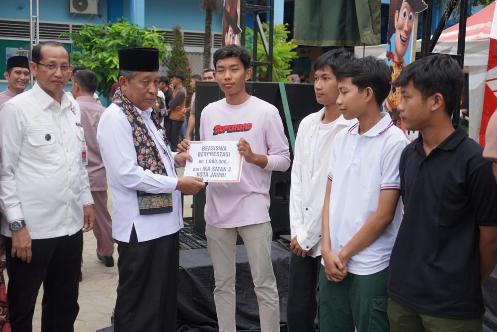 Istimewa 