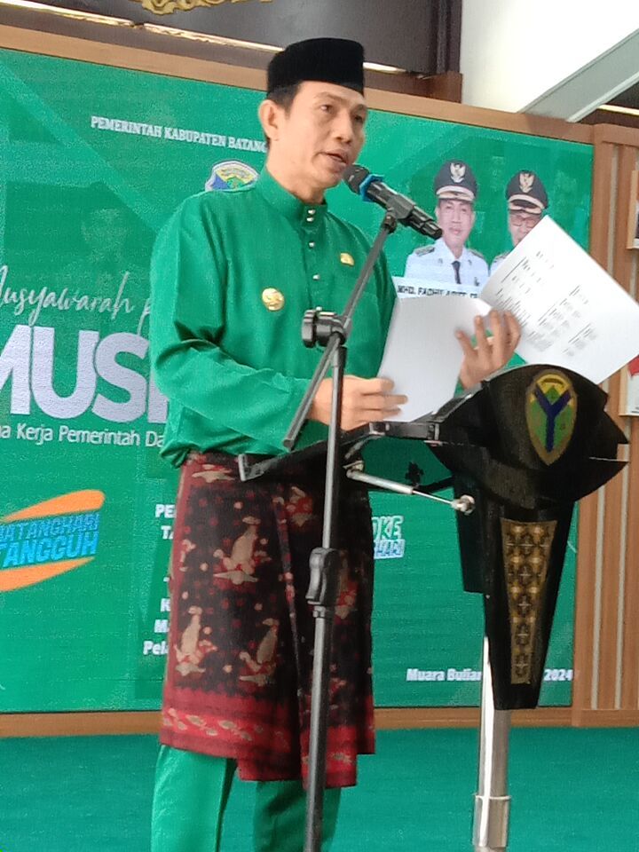 Bupati Batanghari, Muhammad Fadhil Arief, SE....