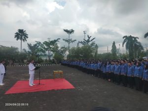  Fadhil Arief Lantik Ratusan PPPK di Halaman Kantor Bupati Batanghari 
