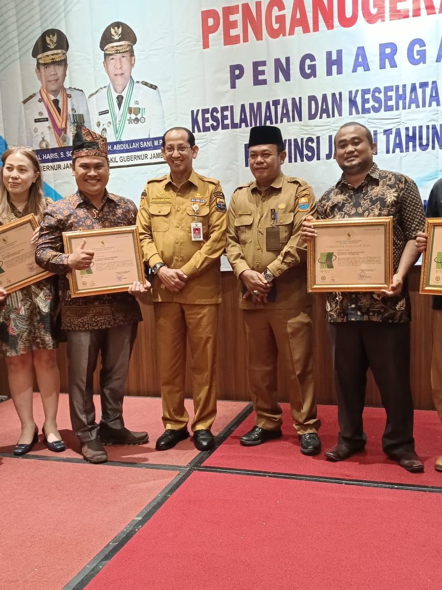 PT. APL Terima Penghargaan Zero Accident 3 Tahun Berturut-turut...
