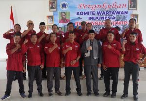  Sekda: KWIP Punya Peran Penting Dalam Pembangunan, Pengurus DPC KWIP Merangin Dikukuhkan