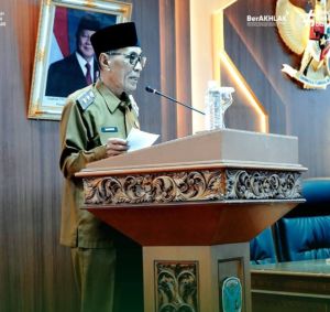  Wabup Bakhtiar Sampaikan Jawaban Pemerintah terhadap Pemandangan Umum Fraksi-fraksi