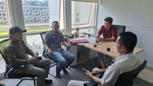  Saudara Kandung Oknum Dokter Gigi dan Kuasa Hukum Korban Penipuan Datangi UIN Jambi
