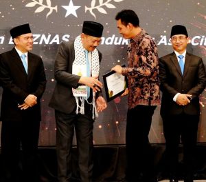  Bupati Fadhil Arief Terima Penghargaan Sebagai Kepala Daerah Pendukung Gerakan Zakat Indonesia 