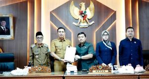  Paripurna DPRD Batang Hari, Bupati Fadhil Arief Tekankan Pentingnya RAPBD dan Ranperda