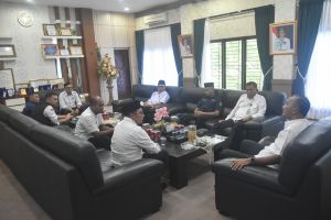 BPN Sarolangun Serahkan 24 Bidang Aset Pemda Ke Bupati H Hurmin