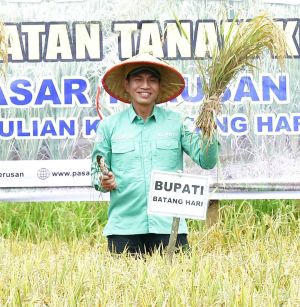  Bupati Fadhil Berharap Generasi Muda Batang Hari Ikut Berperan Aktif dalam Pengembangan Pertanian 