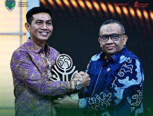 Bupati Fadhil Arief Terima Penghargaan dalam Kategori Apresiasi Cita Daerah Berkelanjutan Tahun 2025