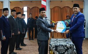  Bupati M. Syukur Lantik 8 Pejabat Eselon II 