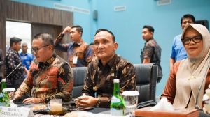 Bupati Sarolangun Hurmin Rapat Bersama Komisi II DPR RI