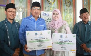  Bupati Tanjab Barat Pimpin Aksi Zakat, Kumpulkan Rp152 Juta untuk Kesejahteraan Umat