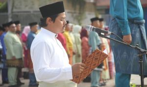  Ketua Komisi II DPRD Tanjab Barat Bacakan Naskah Deklarasi Badan Kongres Rakyat Jambi