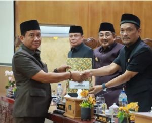  DPRD Tanjab Barat Tak Sekadar Apresiasi, Tujuh Fraksi Sampaikan Catatan Kritis untuk Pemkab