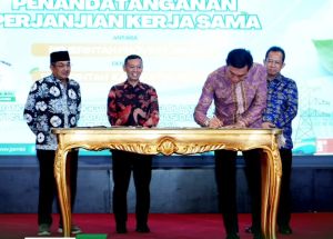 Bupati Fadhil Teken Perjanjian Kerja Sama antara Pemprov Jambi dengan Pemerintah Kabupaten Kota