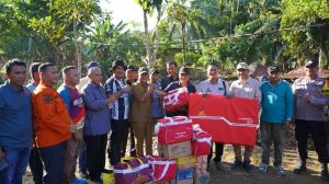  Pemkab Merangin Salurkan Bantuan dan Siapkan Jembatan Baru di Pulau Bayur