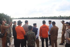  Kapolres dan Bupati Turun Langsung Sisir Arus Sungai Pengabuan demi Temukan 2 Korban Hilang