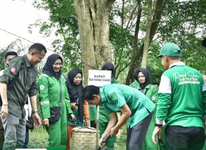 Demi Pelestarian dan Kestabilan Lingkungan Hidup, Bupati Fadhil Tanam Pohon Serentak Tahun 2026