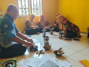  SKK Migas - MontD'Or Oil Tungkal Ltd Fasilitasi Alat dan Bimtek Membatik Kader PKK Mengupeh