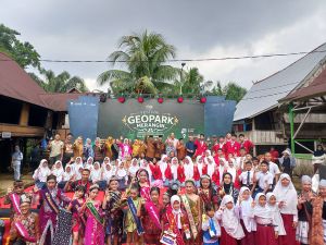 Pembukaan Festival Geopark Merangin Meriah, Wabup A. Khafidh Ajak Warga Jaga Warisan Budaya
