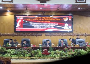 Bupati Anwar Sadat Hadiri Rapat Paripurna DPRD Tanjab Barat, Simak Pidato Kenegaraan Presiden RI